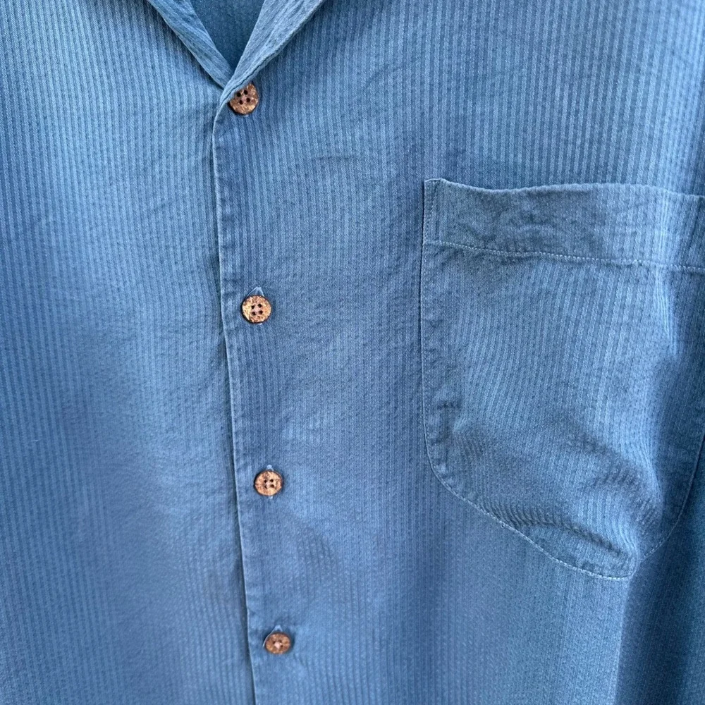 Tommy Bahama Mens XL Blue 100% Silk Short Sleeve Camp Shirt Coconut Buttons